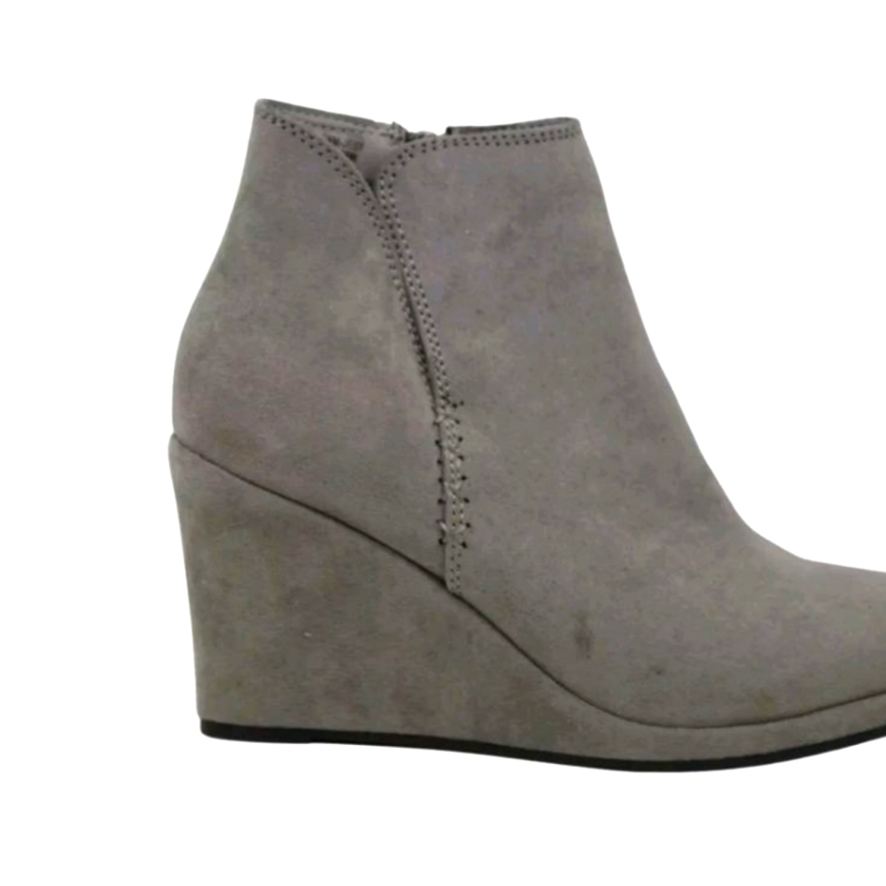 Gray wedges size 8